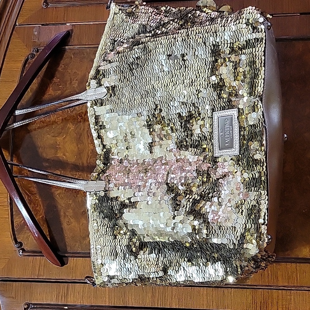 RARE VALENTINO ROSETTA GOLD TOTE. - Picture 8 of 16